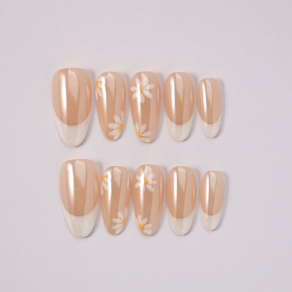 Set completo press on nails Margherite Delicate Blubella artisan edition con nail art dipinta a mano, french tip sfumato e base gel professionale artigianale italiana