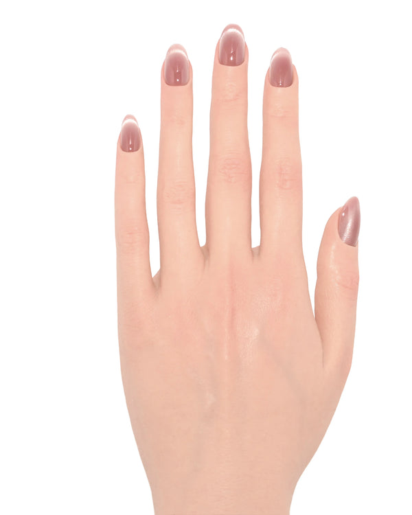 Pose elegante con effetto cat eyes Rosa Perlato e finish luminoso professionale