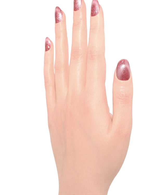 Unghie finte Metamorfosi handmade delicato indossate - Italian design press-on nails rosa artigianali