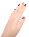 Mano donna unghie finte ciliegie Blubella dettagli realistici base rossa brillante nail art frutta